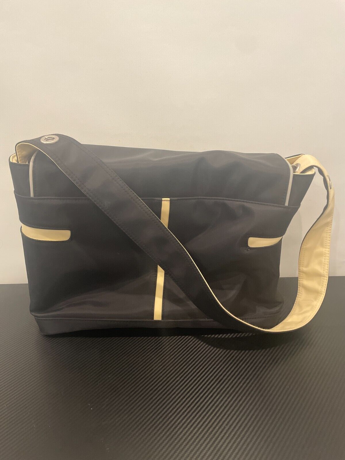 MEDELA In Style Advanced The Metro Bag Breast Pump Diaper Bag BAG ONLY INCLUDED - Very Good