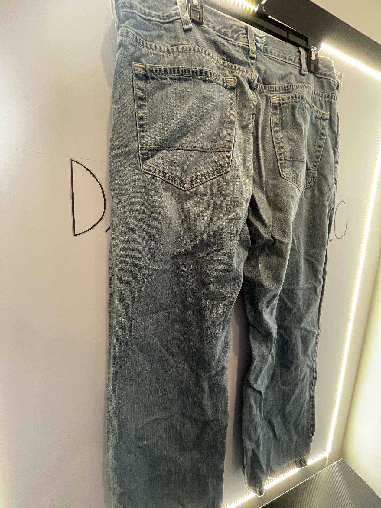 Old Navy Jeans Mens Size 38x30 Loose Straight Leg Blue Denim Causal Medium Wash