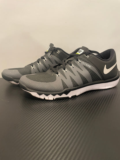 NIKE FREE 5.0 TR RUNNING SHOES - Men's Size 8.5 - Black/White 719922