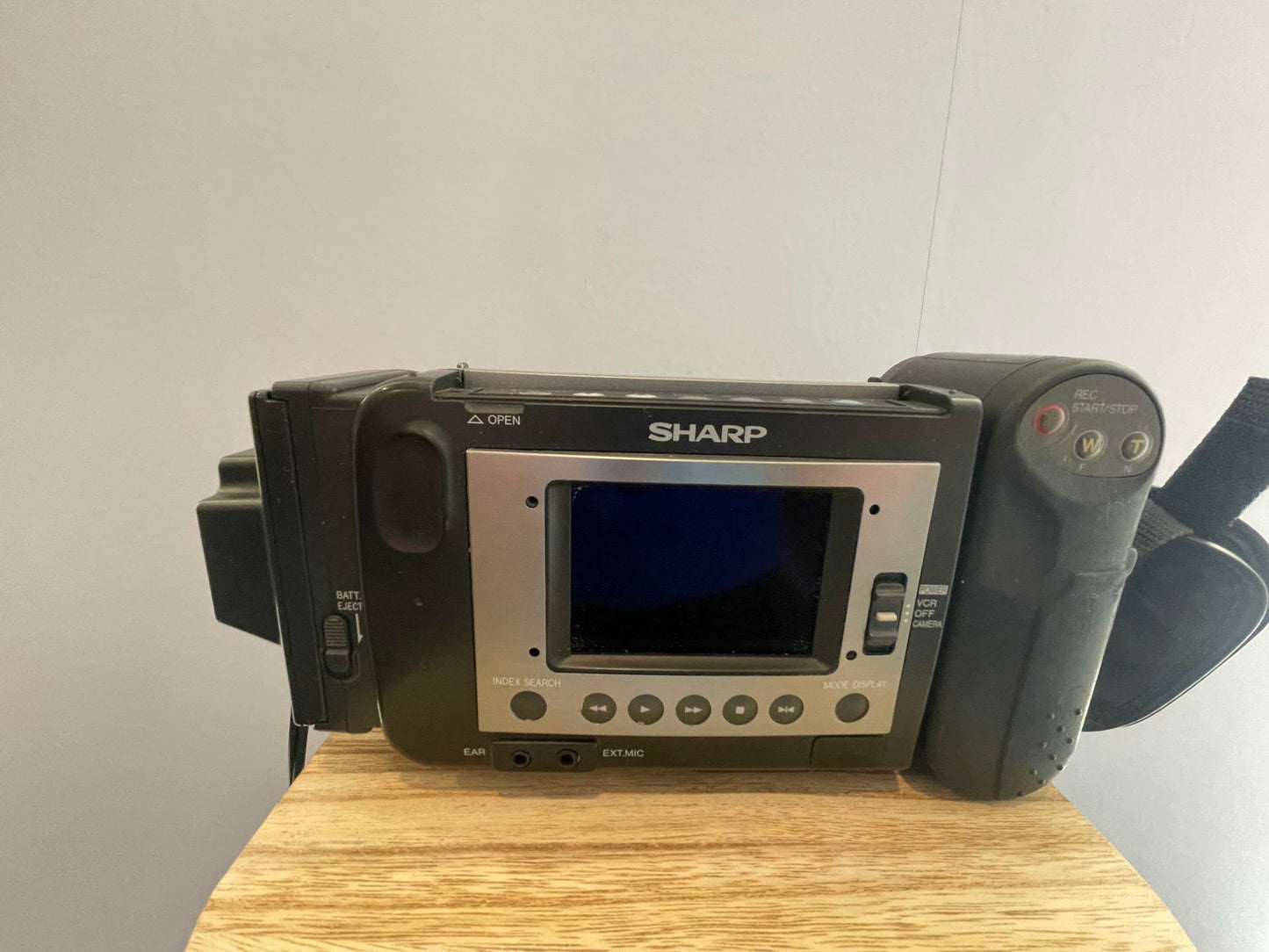 Sharp  Videocam Zoom 8 VL-E30 Video Camcorder Recorder - Good