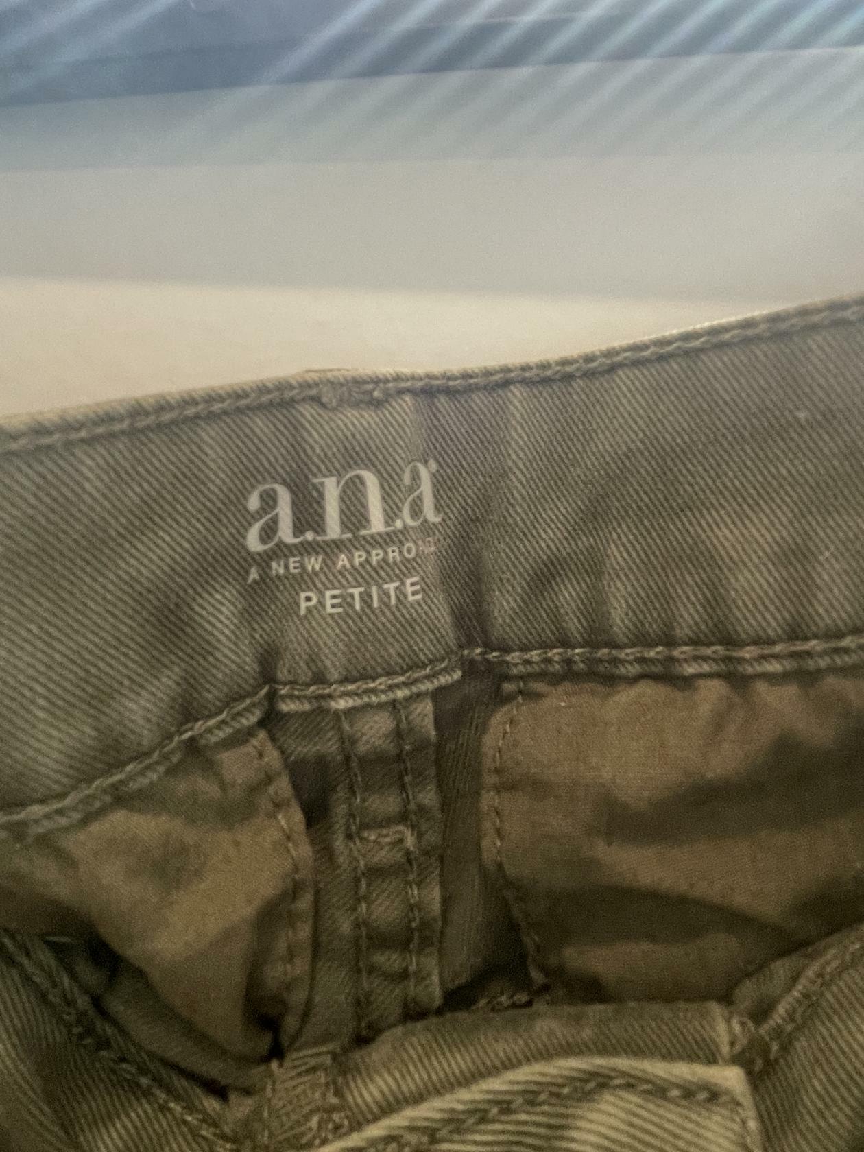 Ana A New Approach Petite 29/8P Skinny Ankle Army Green Pants - Very Good