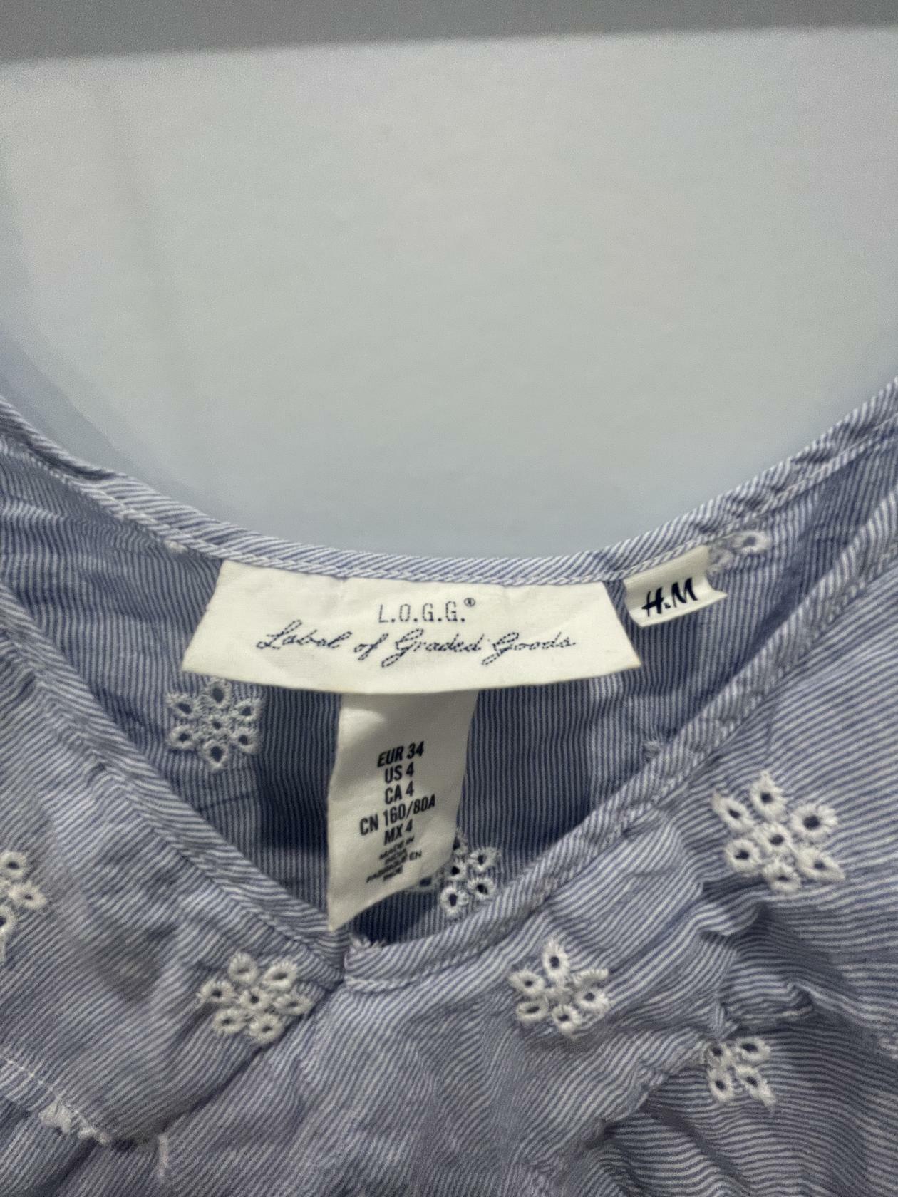 H&M L.O.G.G. shirt women Sz 4 tank cami blouse light blue floral pattern v neck - Very Good